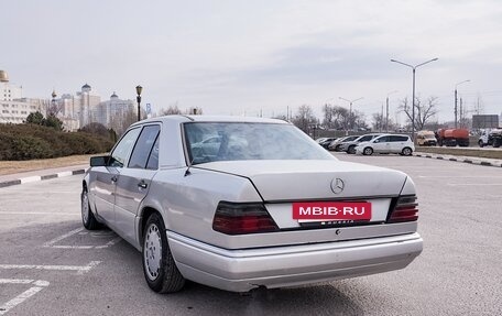 Mercedes-Benz E-Класс, 1994 год, 380 000 рублей, 5 фотография