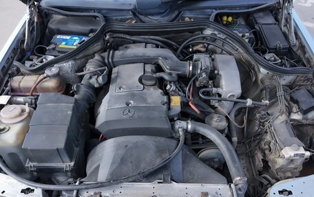 Mercedes-Benz E-Класс, 1994 год, 380 000 рублей, 13 фотография