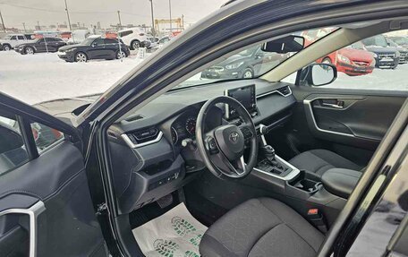 Toyota RAV4, 2021 год, 3 590 000 рублей, 9 фотография