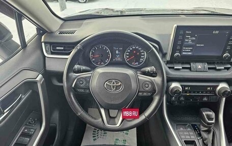 Toyota RAV4, 2021 год, 3 590 000 рублей, 16 фотография