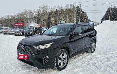 Toyota RAV4, 2021 год, 3 590 000 рублей, 3 фотография