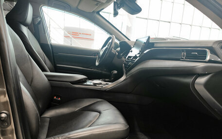 Toyota Camry, 2021 год, 3 250 000 рублей, 13 фотография