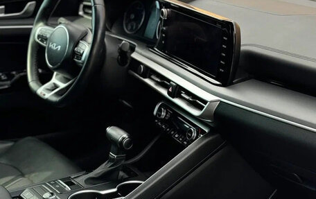 KIA K5, 2022 год, 2 200 000 рублей, 13 фотография