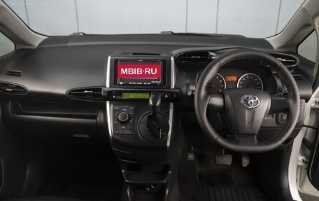 Toyota Wish II, 2012 год, 1 540 000 рублей, 5 фотография