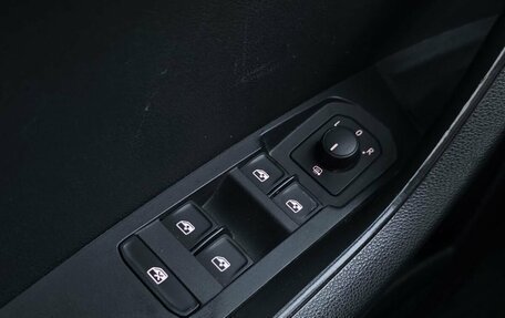 Skoda Karoq I, 2021 год, 2 200 000 рублей, 17 фотография