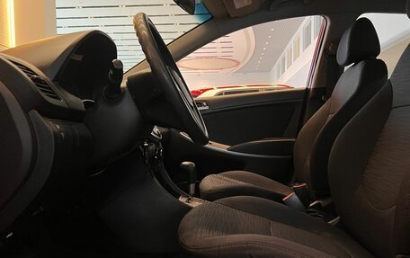 Hyundai Solaris II рестайлинг, 2016 год, 990 000 рублей, 11 фотография