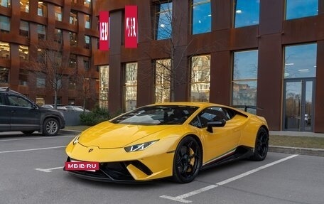 Lamborghini Huracán, 2017 год, 23 000 000 рублей, 2 фотография