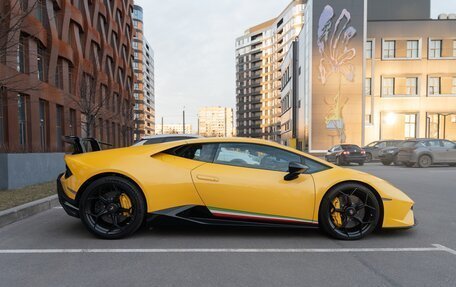 Lamborghini Huracán, 2017 год, 23 000 000 рублей, 17 фотография
