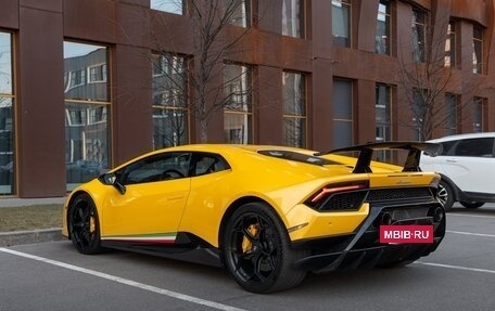 Lamborghini Huracán, 2017 год, 23 000 000 рублей, 6 фотография