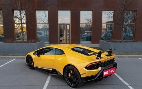 Lamborghini Huracán, 2017 год, 23 000 000 рублей, 5 фотография