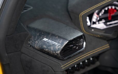 Lamborghini Huracán, 2017 год, 23 000 000 рублей, 33 фотография