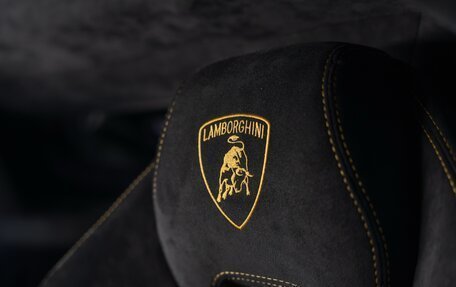 Lamborghini Huracán, 2017 год, 23 000 000 рублей, 30 фотография