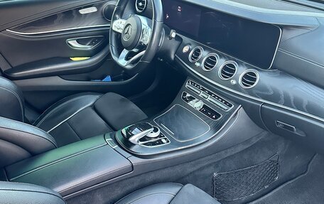 Mercedes-Benz E-Класс, 2019 год, 2 600 000 рублей, 7 фотография