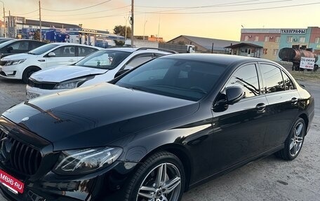 Mercedes-Benz E-Класс, 2019 год, 2 600 000 рублей, 2 фотография