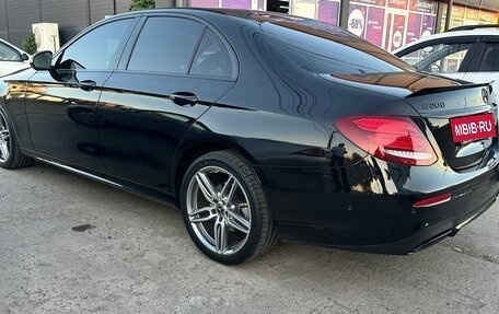 Mercedes-Benz E-Класс, 2019 год, 2 600 000 рублей, 4 фотография