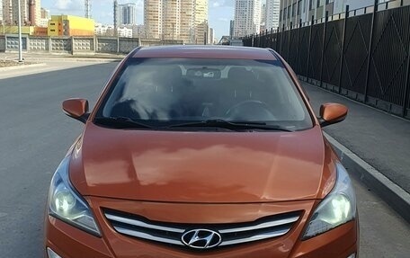 Hyundai Solaris II рестайлинг, 2015 год, 960 000 рублей, 3 фотография