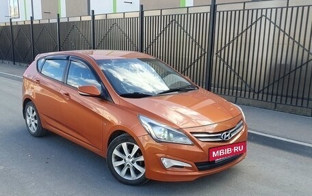 Hyundai Solaris II рестайлинг, 2015 год, 960 000 рублей, 2 фотография
