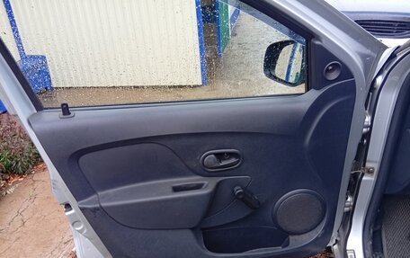 Renault Logan II, 2015 год, 600 000 рублей, 6 фотография