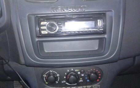 Renault Logan II, 2015 год, 600 000 рублей, 10 фотография