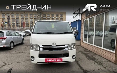 Toyota HiAce H200, 2015 год, 3 099 000 рублей, 4 фотография