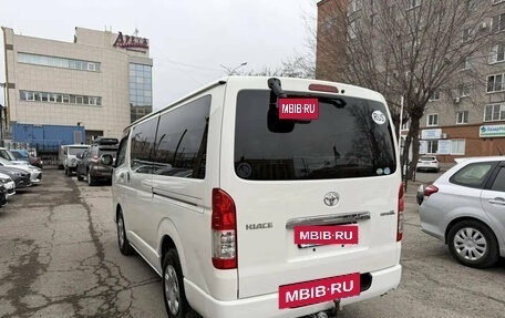 Toyota HiAce H200, 2015 год, 3 099 000 рублей, 9 фотография