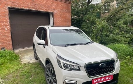 Subaru Forester, 2019 год, 2 490 000 рублей, 2 фотография