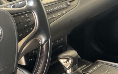 Lexus ES VII, 2018 год, 3 350 000 рублей, 20 фотография