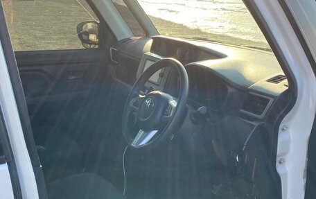 Toyota Roomy I, 2018 год, 750 000 рублей, 14 фотография