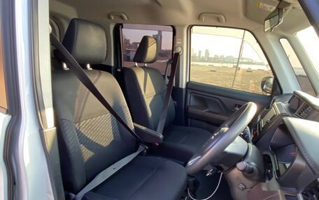 Toyota Roomy I, 2018 год, 750 000 рублей, 17 фотография