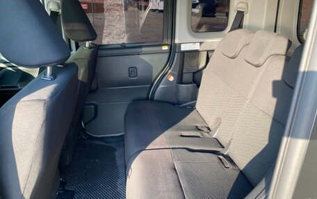 Toyota Roomy I, 2018 год, 750 000 рублей, 25 фотография