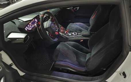 Lamborghini Huracán, 2018 год, 25 000 000 рублей, 2 фотография