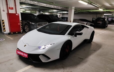 Lamborghini Huracán, 2018 год, 25 000 000 рублей, 10 фотография