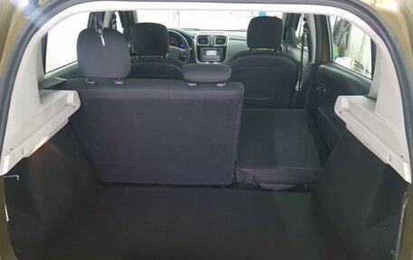 Renault Sandero II рестайлинг, 2014 год, 945 000 рублей, 17 фотография