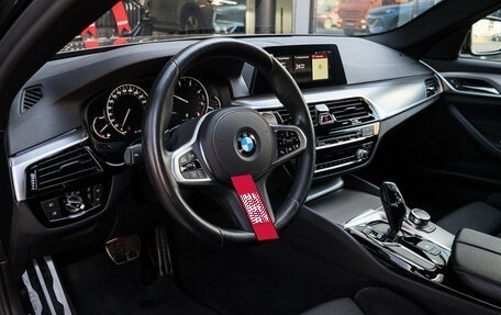 BMW 5 серия, 2019 год, 4 230 000 рублей, 14 фотография