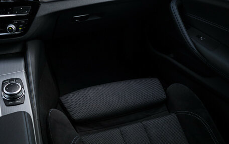 BMW 5 серия, 2019 год, 4 230 000 рублей, 31 фотография