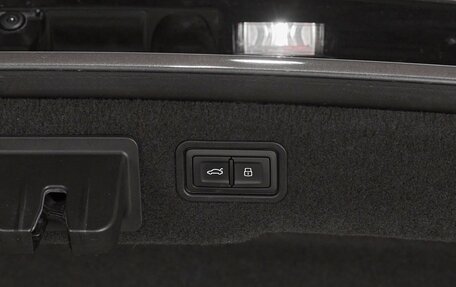 Audi A8, 2019 год, 4 990 000 рублей, 32 фотография