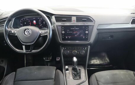 Volkswagen Tiguan II, 2018 год, 2 303 000 рублей, 11 фотография