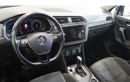 Volkswagen Tiguan II, 2018 год, 2 303 000 рублей, 6 фотография