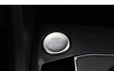 Volkswagen Tiguan II, 2018 год, 2 303 000 рублей, 15 фотография