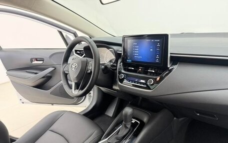 Toyota Corolla, 2022 год, 1 810 000 рублей, 10 фотография