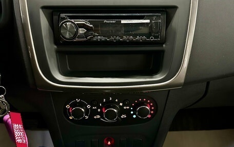 Renault Logan II, 2016 год, 765 000 рублей, 11 фотография