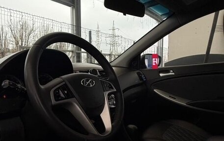 Hyundai Solaris II рестайлинг, 2013 год, 800 000 рублей, 6 фотография