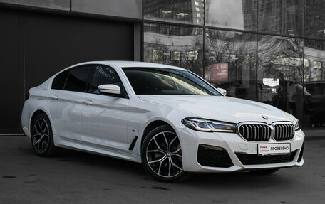 BMW 5 серия, 2021 год, 5 700 000 рублей, 3 фотография