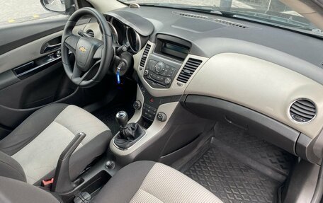 Chevrolet Cruze II, 2011 год, 699 000 рублей, 7 фотография