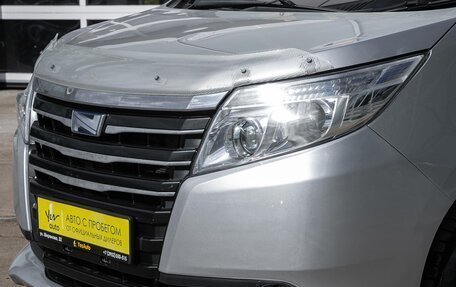 Toyota Noah III, 2015 год, 1 578 000 рублей, 3 фотография