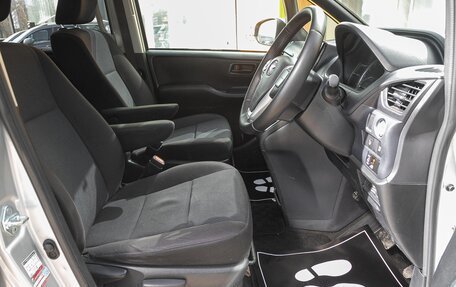 Toyota Noah III, 2015 год, 1 578 000 рублей, 13 фотография