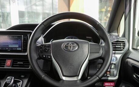 Toyota Noah III, 2015 год, 1 578 000 рублей, 12 фотография