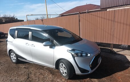 Toyota Sienta II, 2020 год, 1 700 000 рублей, 6 фотография