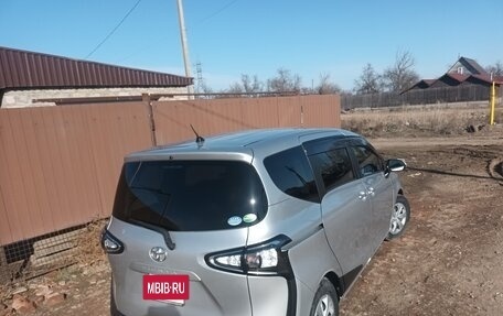Toyota Sienta II, 2020 год, 1 700 000 рублей, 3 фотография