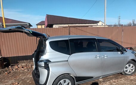 Toyota Sienta II, 2020 год, 1 700 000 рублей, 15 фотография